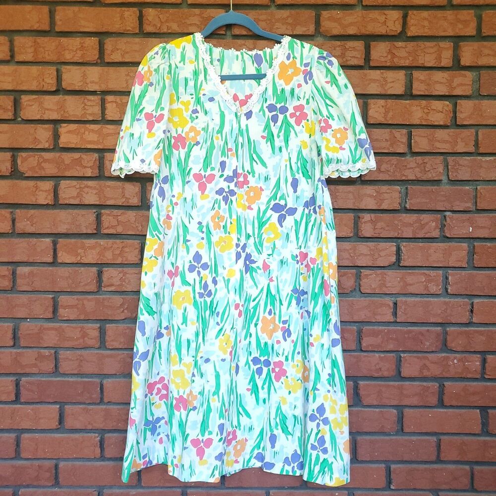 Vintage 80s Floral Garden Patio House Dress Petite Small Colorful Cottage Muumuu